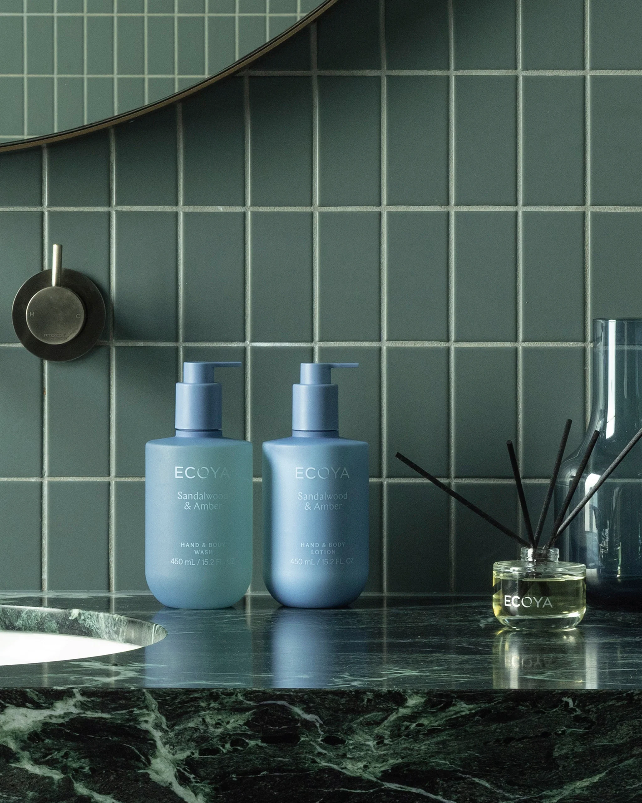 Sandalwood & Amber Hand & Body Lotion - Image 2